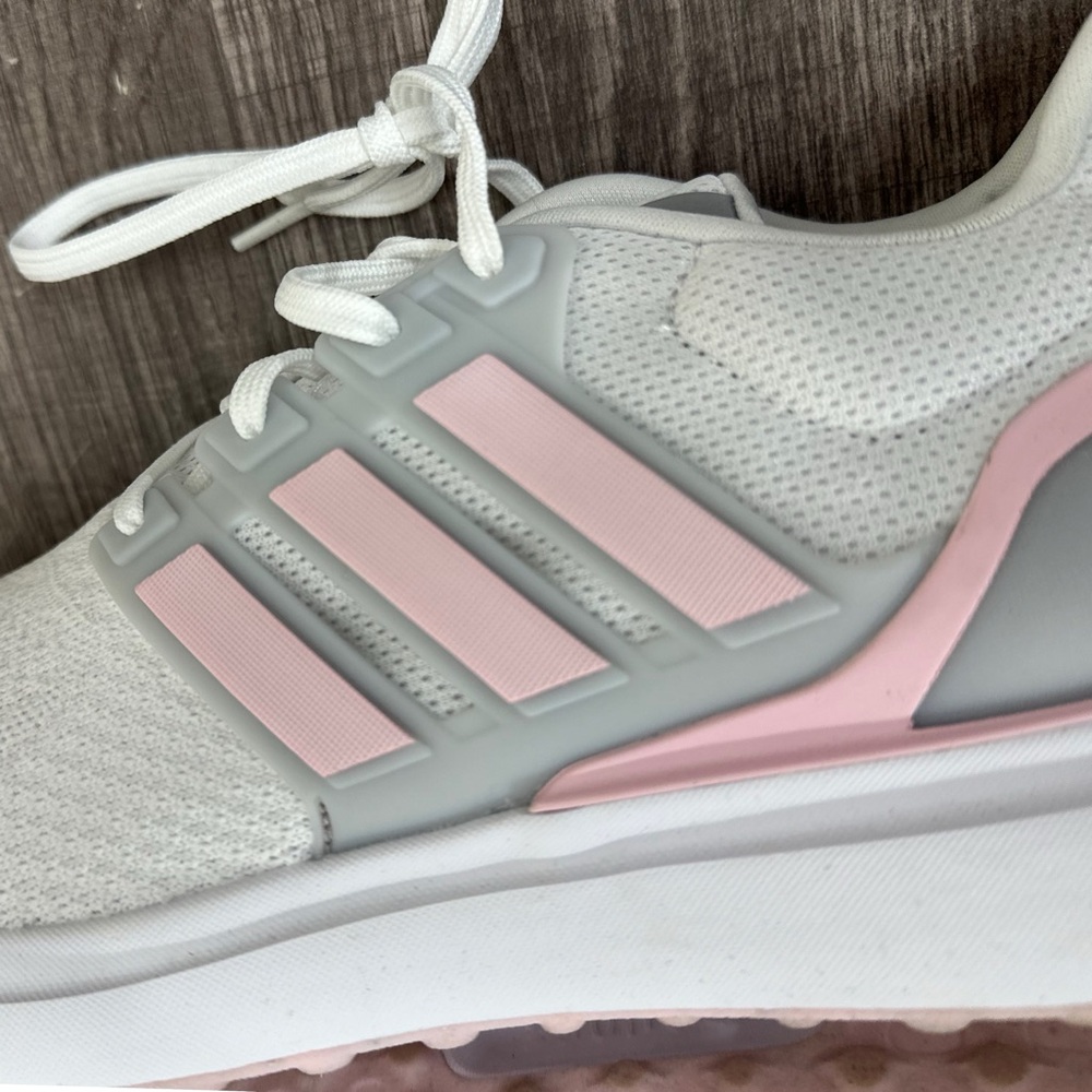 Adidas  UBounce DNA Sneakers in Cloud White/Clear Pink/Silver Metallic [S7170] - Picture 6 of 12